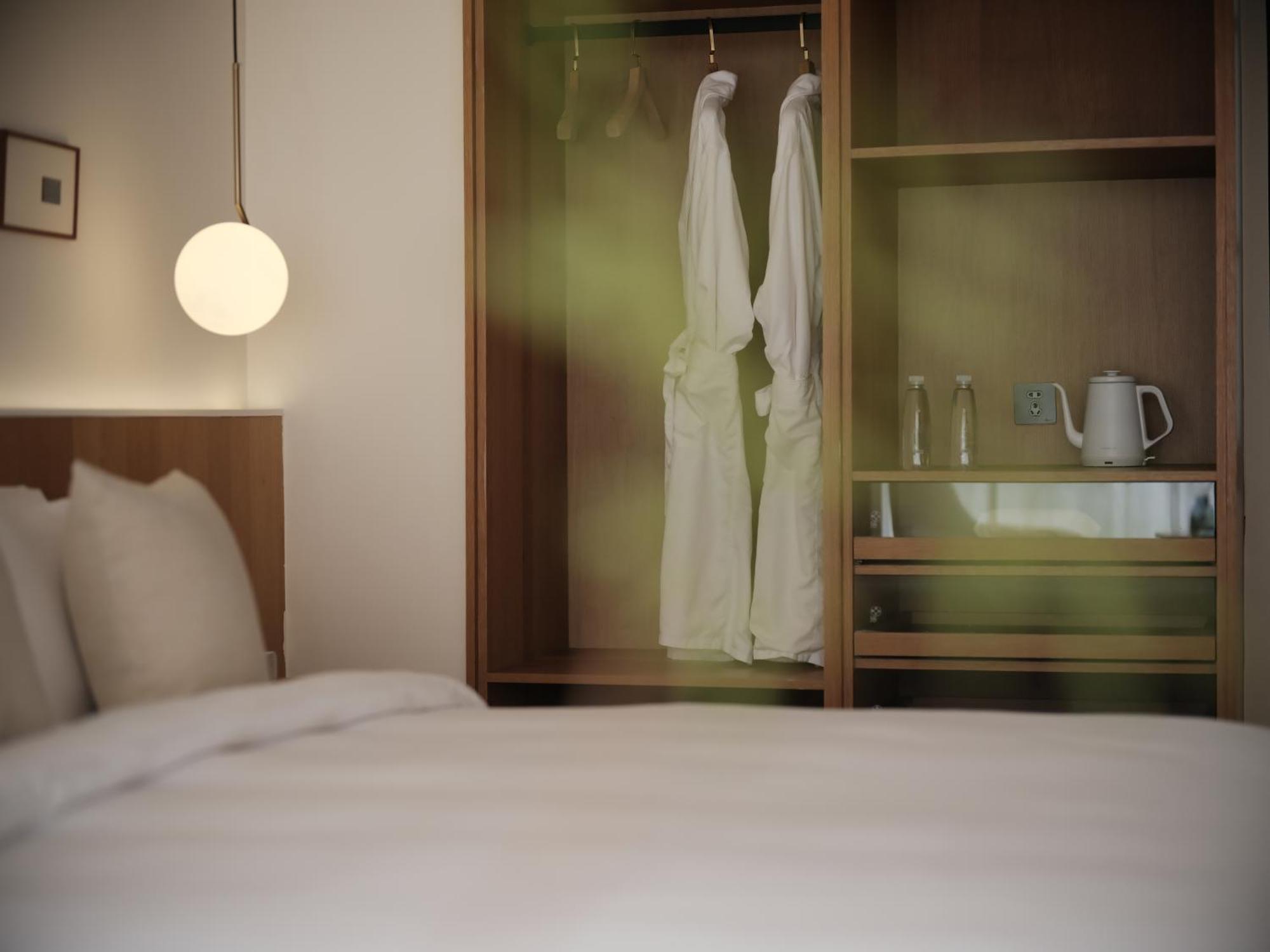 Guilin Bonjour Boutique Hotel- Free Pick Up Service Over 3 Nights Bagian luar foto